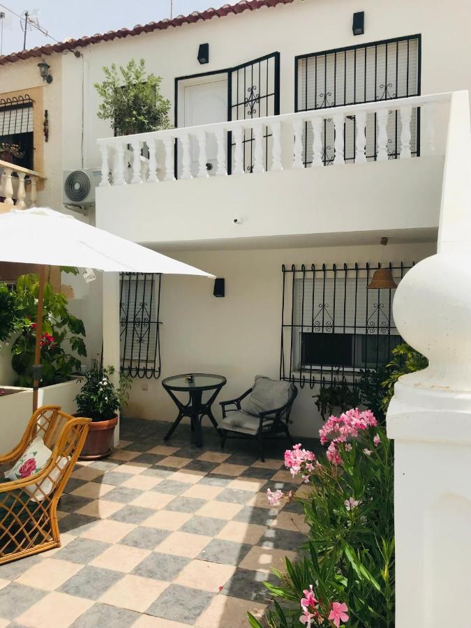 Apartamento Salinas Торевиеха Екстериор снимка